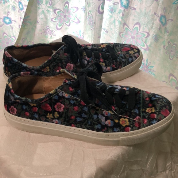 Velvety Floral Sneakers Sz 8 - Picture 3 of 9